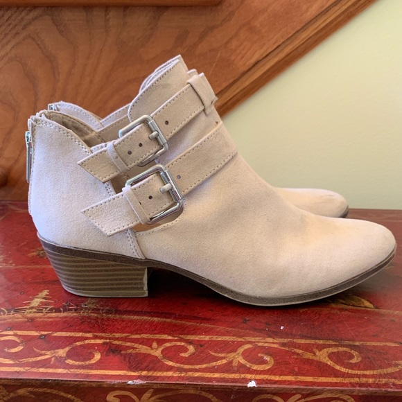 Francesca’s Booties - Picture 2 of 4